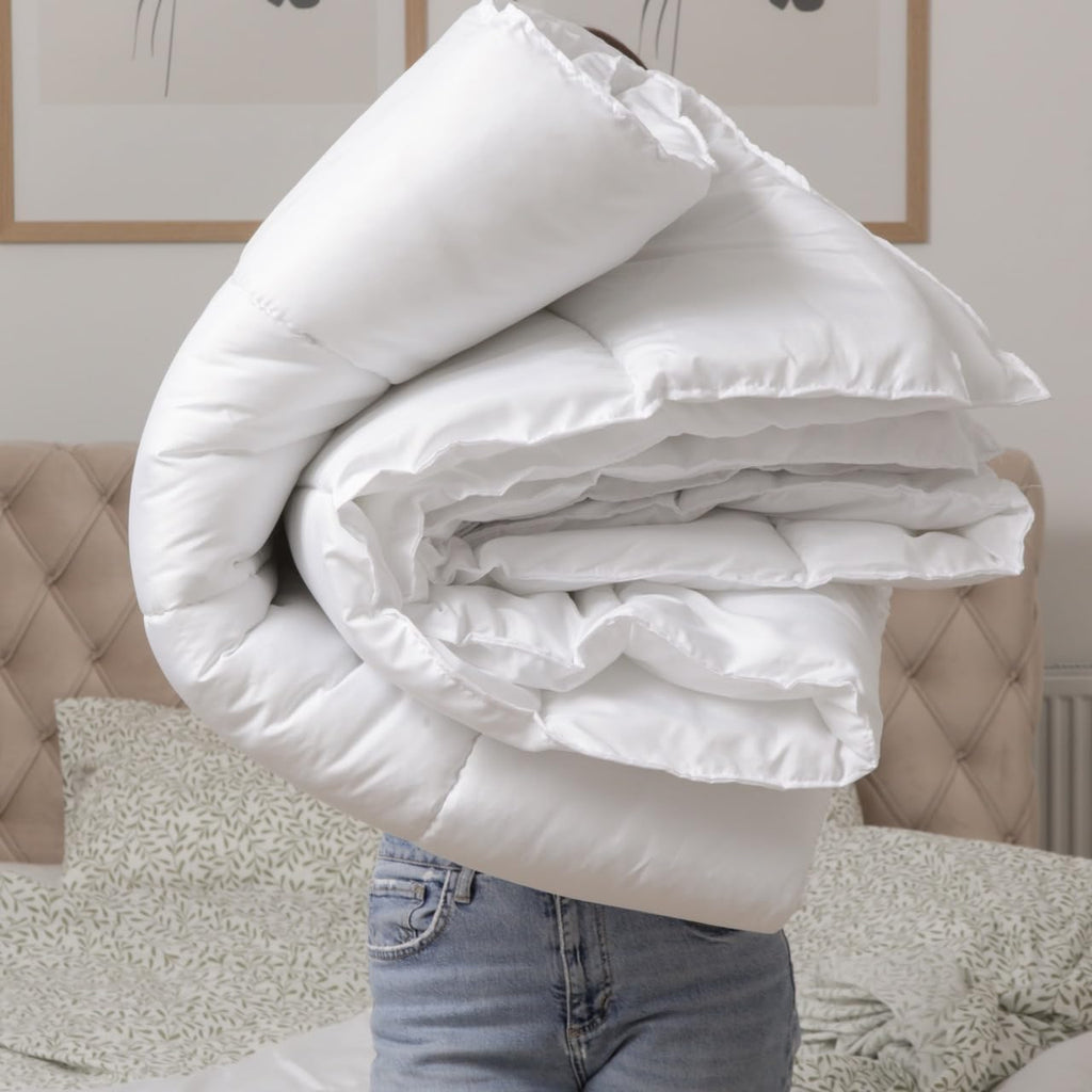 HOMEROKK White Microfiber Down Alternative Comforter, All Season