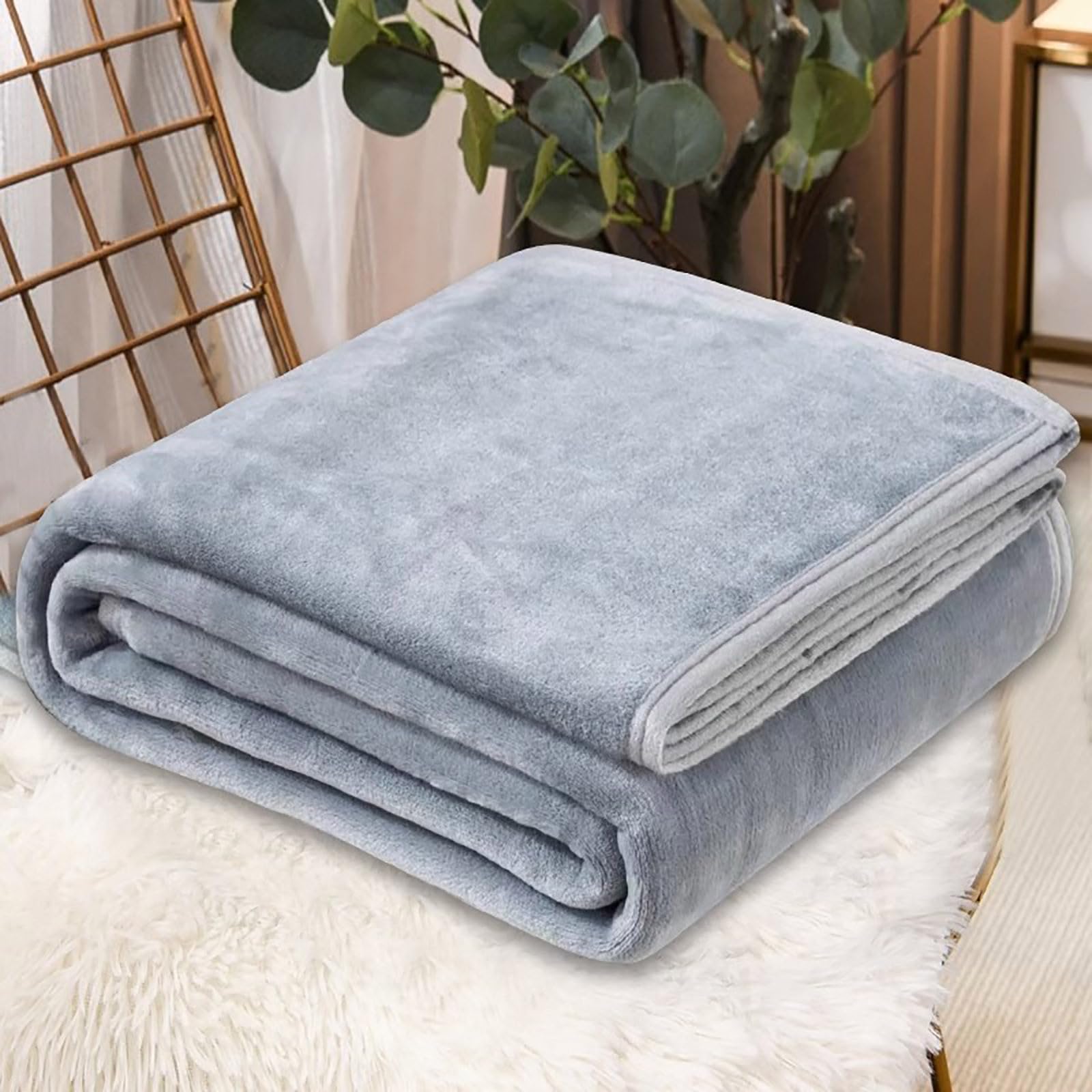 Lightweight Microplush Fleece Throw Blanket, 70 x 100 cm