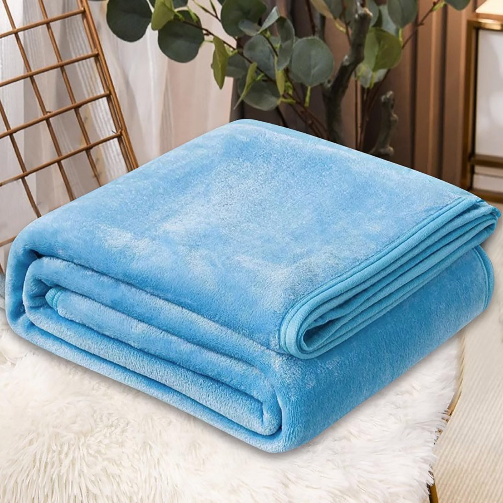 Lightweight Microplush Fleece Throw Blanket, 70 x 100 cm