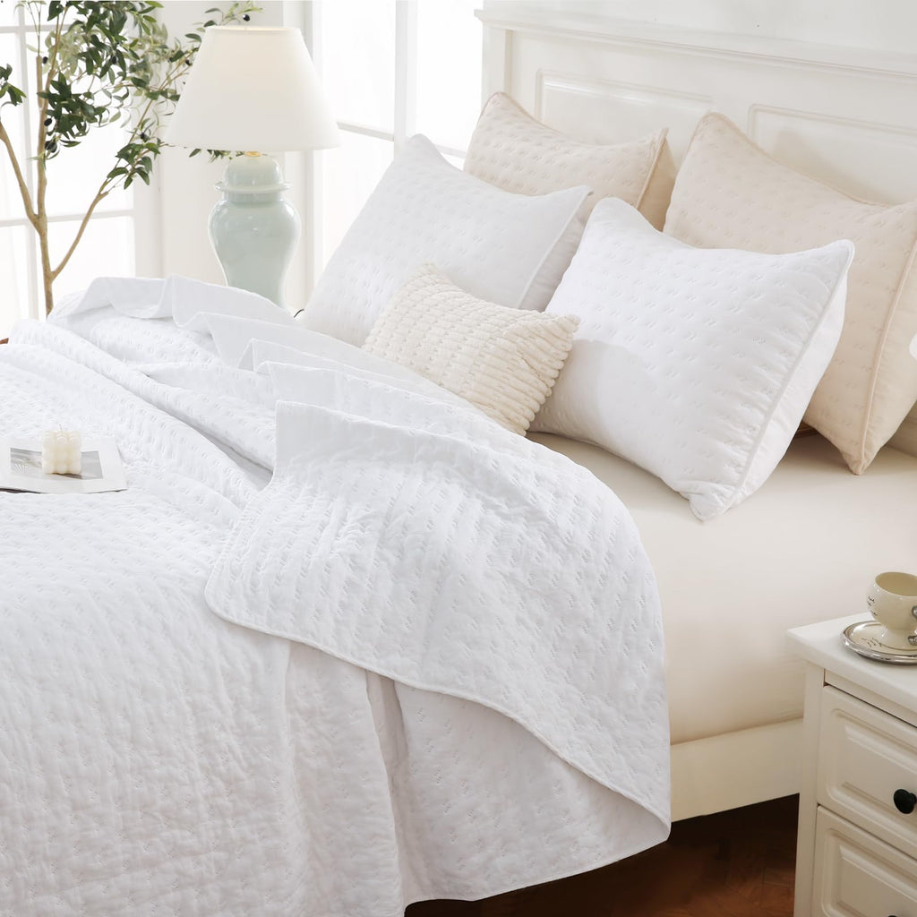 HiSnug Quilt Bedding Set, Reversible Lightweight Bed Spreads OversizedQuilted Bedspread for All Seasons, Soft Washable