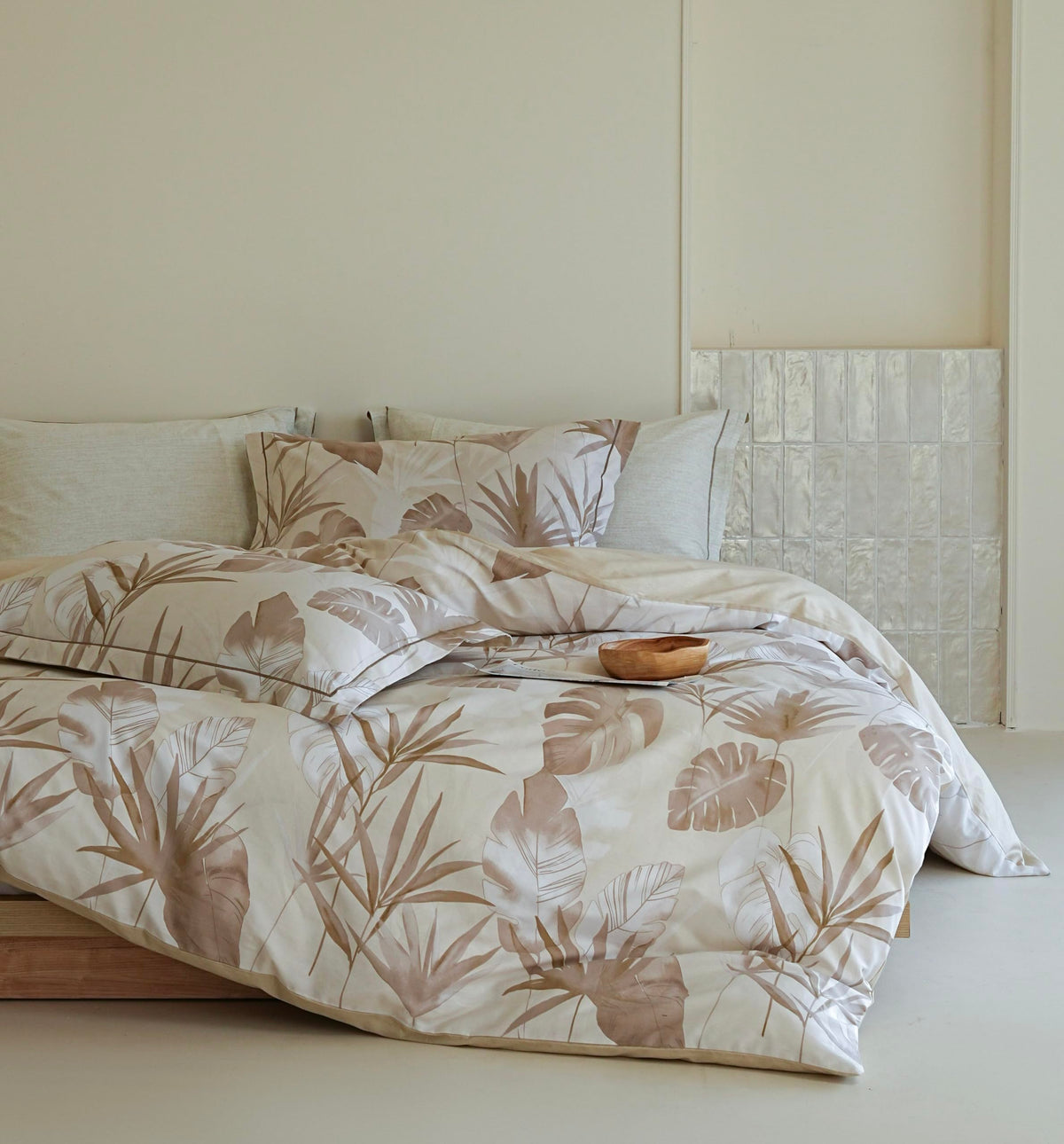 Solycoil Soft All-Season Comforter and Sham Set