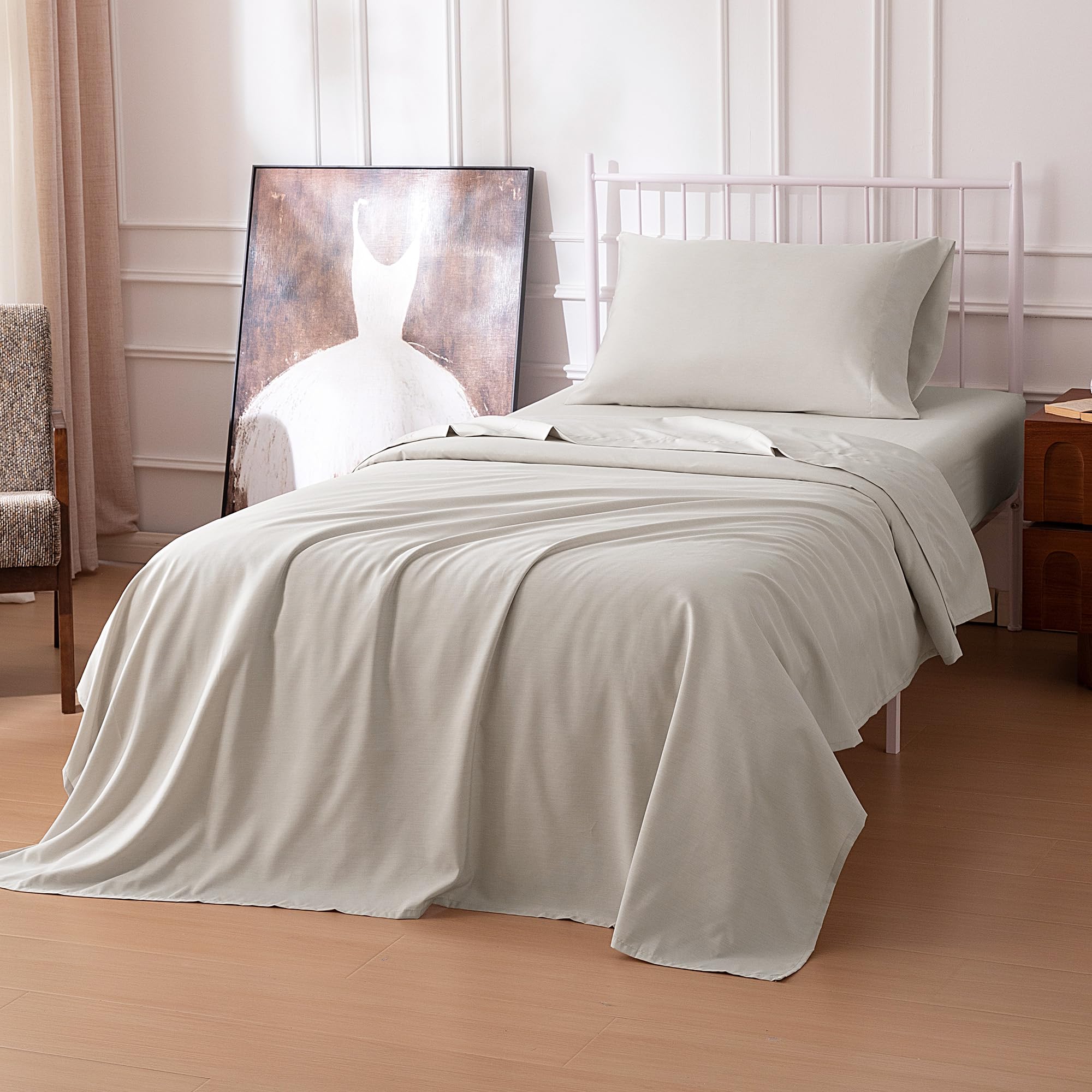 Amazon Basics Cationic Microfiber 3-4-Piece Sheet Set, Wrinkle Free and Easy Fit, 1 Flat Sheet, 1 Fitted Sheet and 1-2 Pillowcase