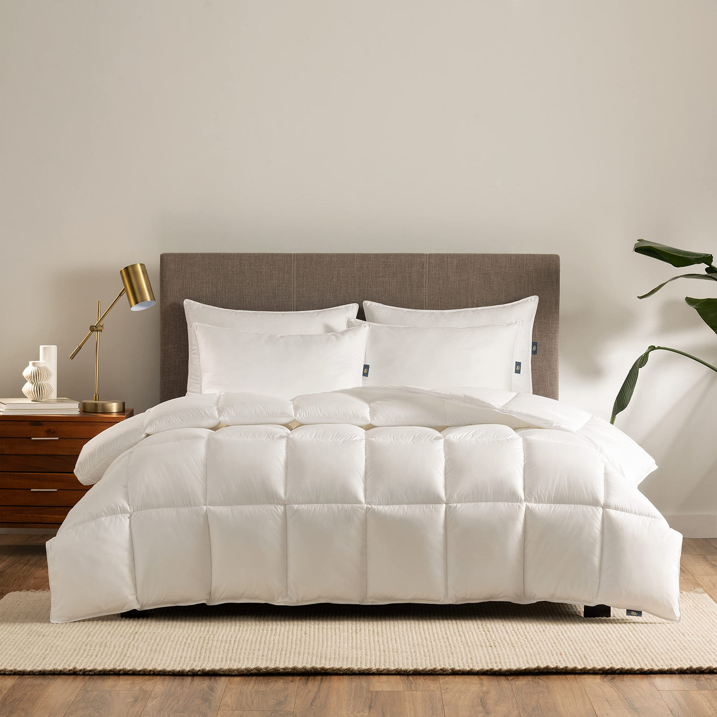 SERTA Hypoallergenic Down-Alternative Comforter with Loops
