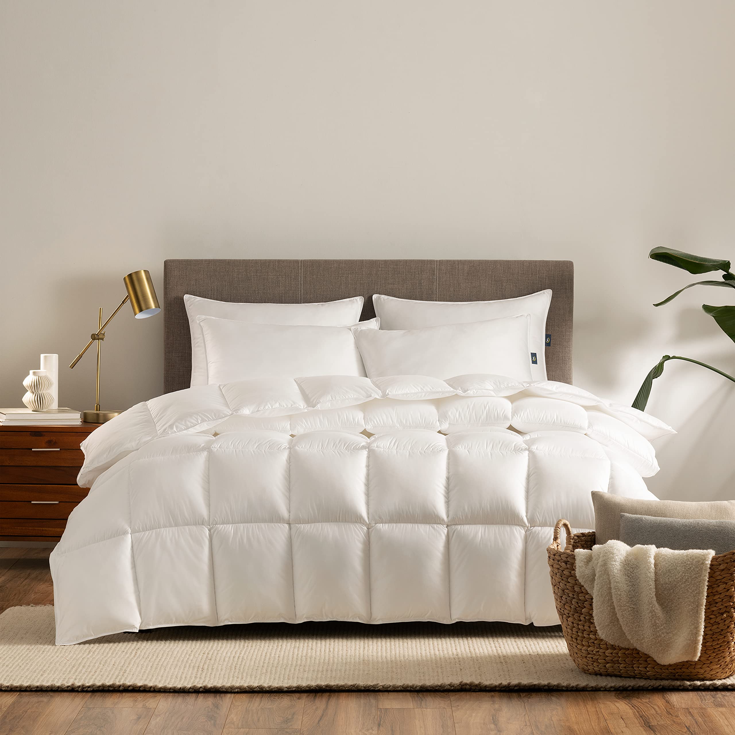 SERTA Down Illusion Hypoallergenic Down Alternative Comforter with Corner Loops