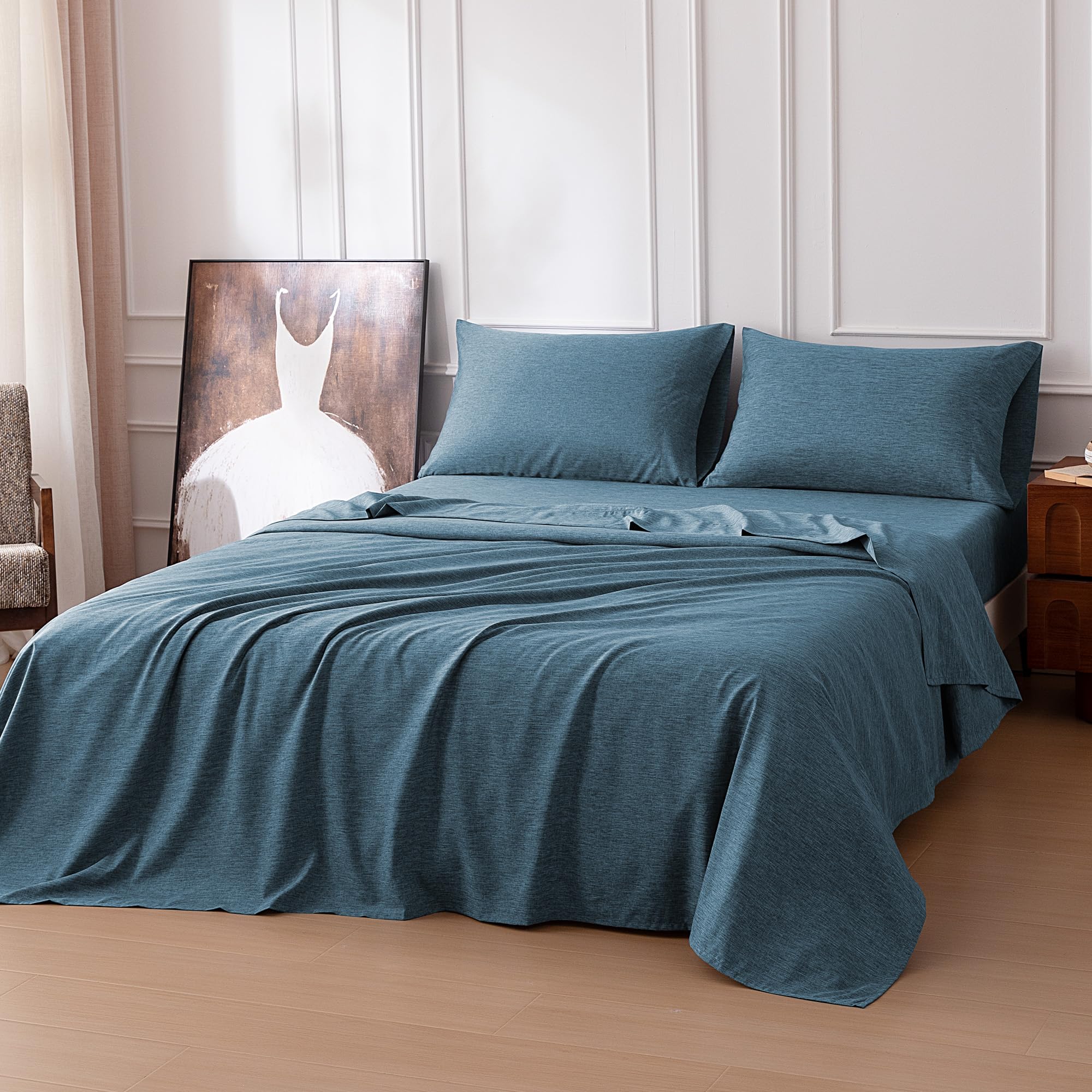 Amazon Basics Cationic Microfiber 3-4-Piece Sheet Set, Wrinkle Free and Easy Fit, 1 Flat Sheet, 1 Fitted Sheet and 1-2 Pillowcase