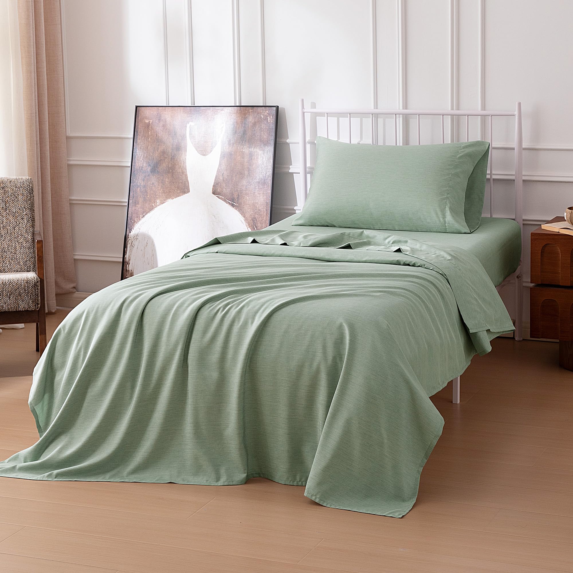 Amazon Basics Cationic Microfiber 3-4-Piece Sheet Set, Wrinkle Free and Easy Fit, 1 Flat Sheet, 1 Fitted Sheet and 1-2 Pillowcase