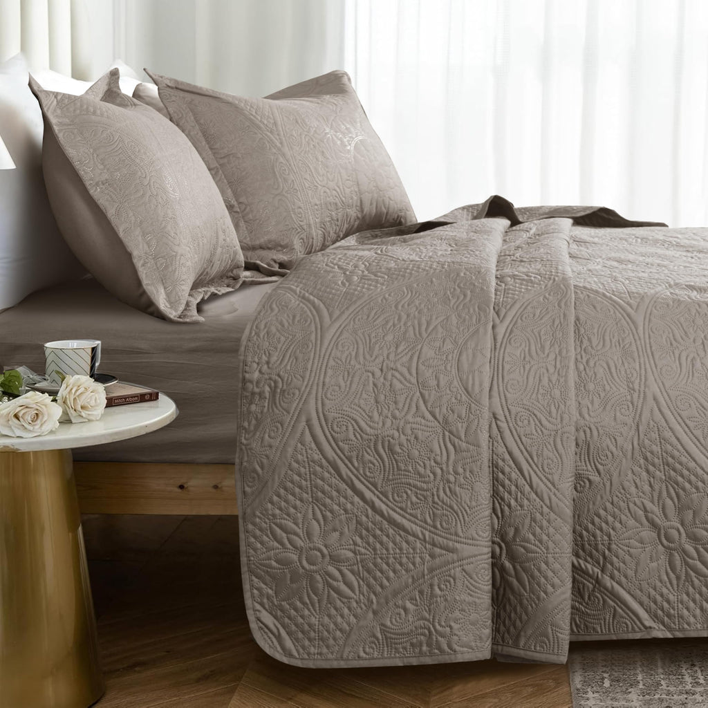 Cotton Passion Quilt Bedding Set - Lightweight Quilted Microfiber Bedspread Floral Pattern