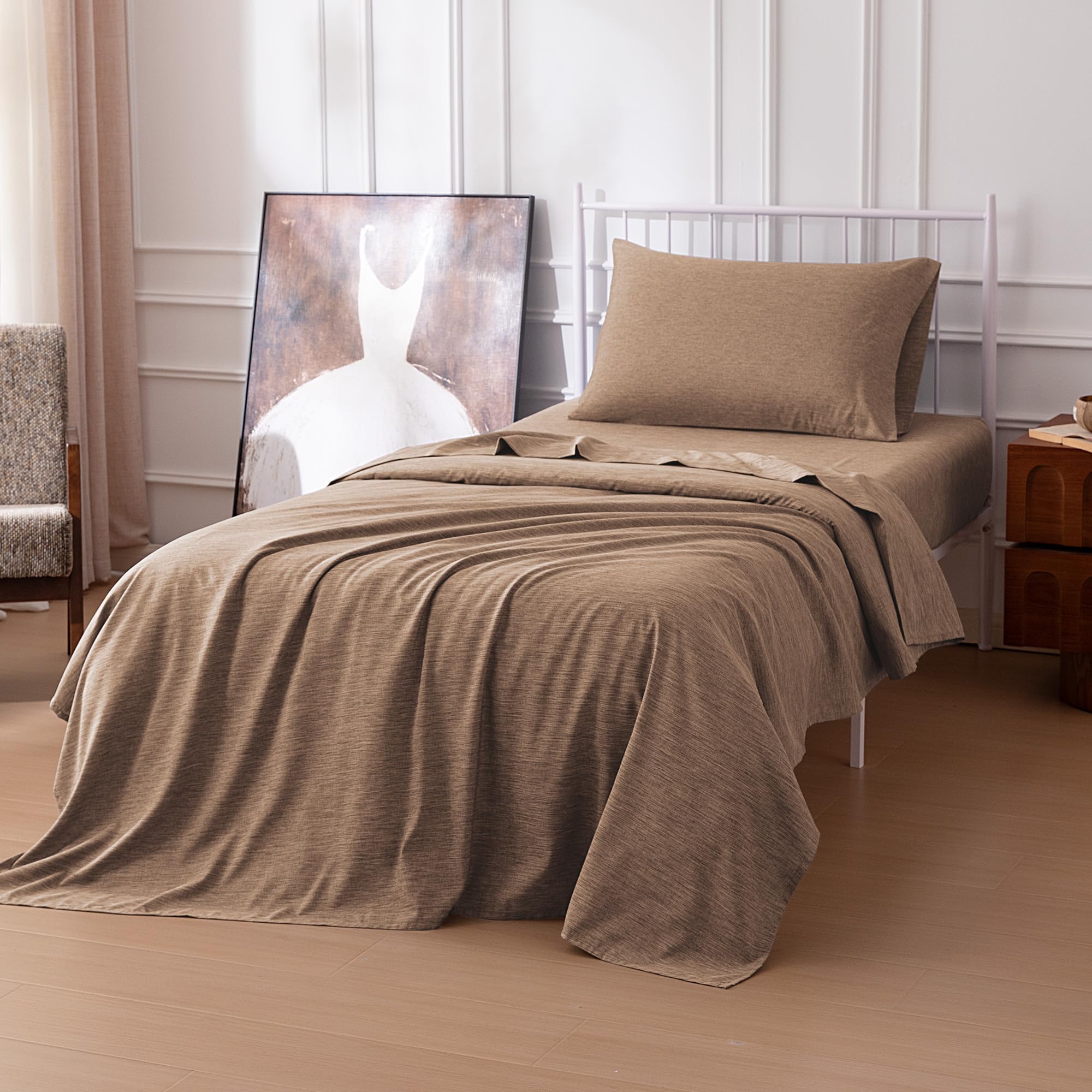 Amazon Basics Cationic Microfiber 3-4-Piece Sheet Set, Wrinkle Free and Easy Fit, 1 Flat Sheet, 1 Fitted Sheet and 1-2 Pillowcase