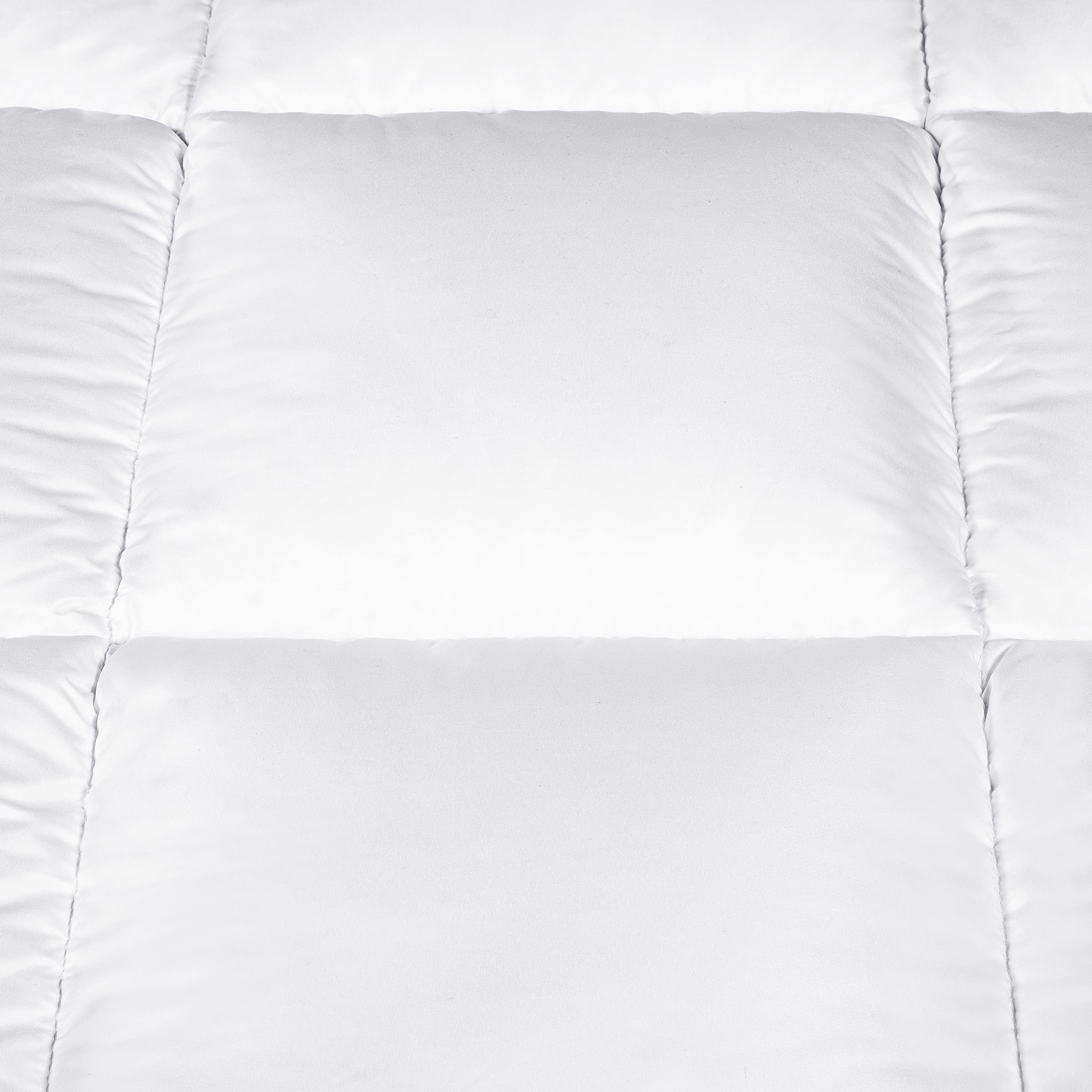 SERTA Down Illusion Hypoallergenic Down Alternative Comforter with Corner Loops