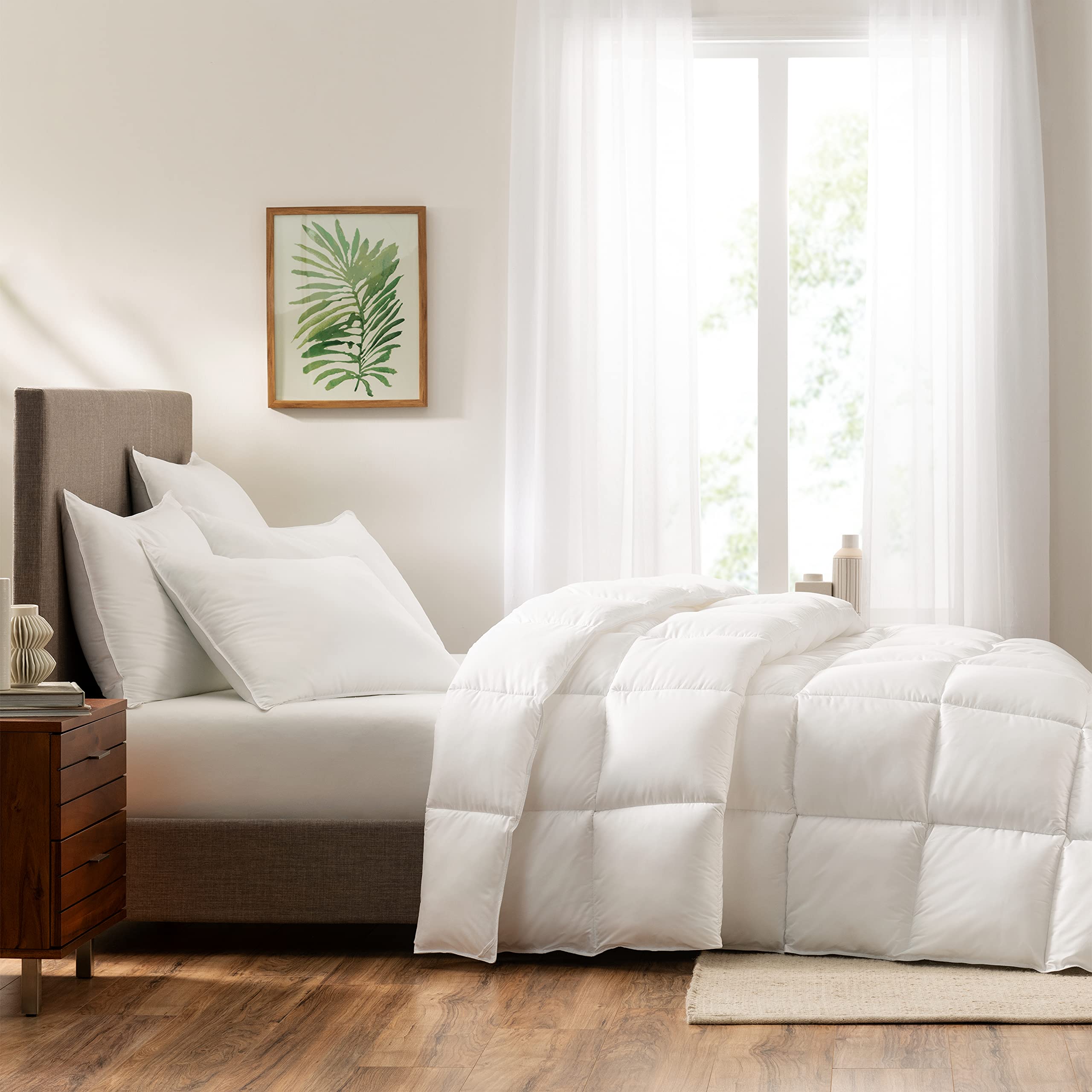 SERTA Down Illusion Hypoallergenic Down Alternative Comforter with Corner Loops