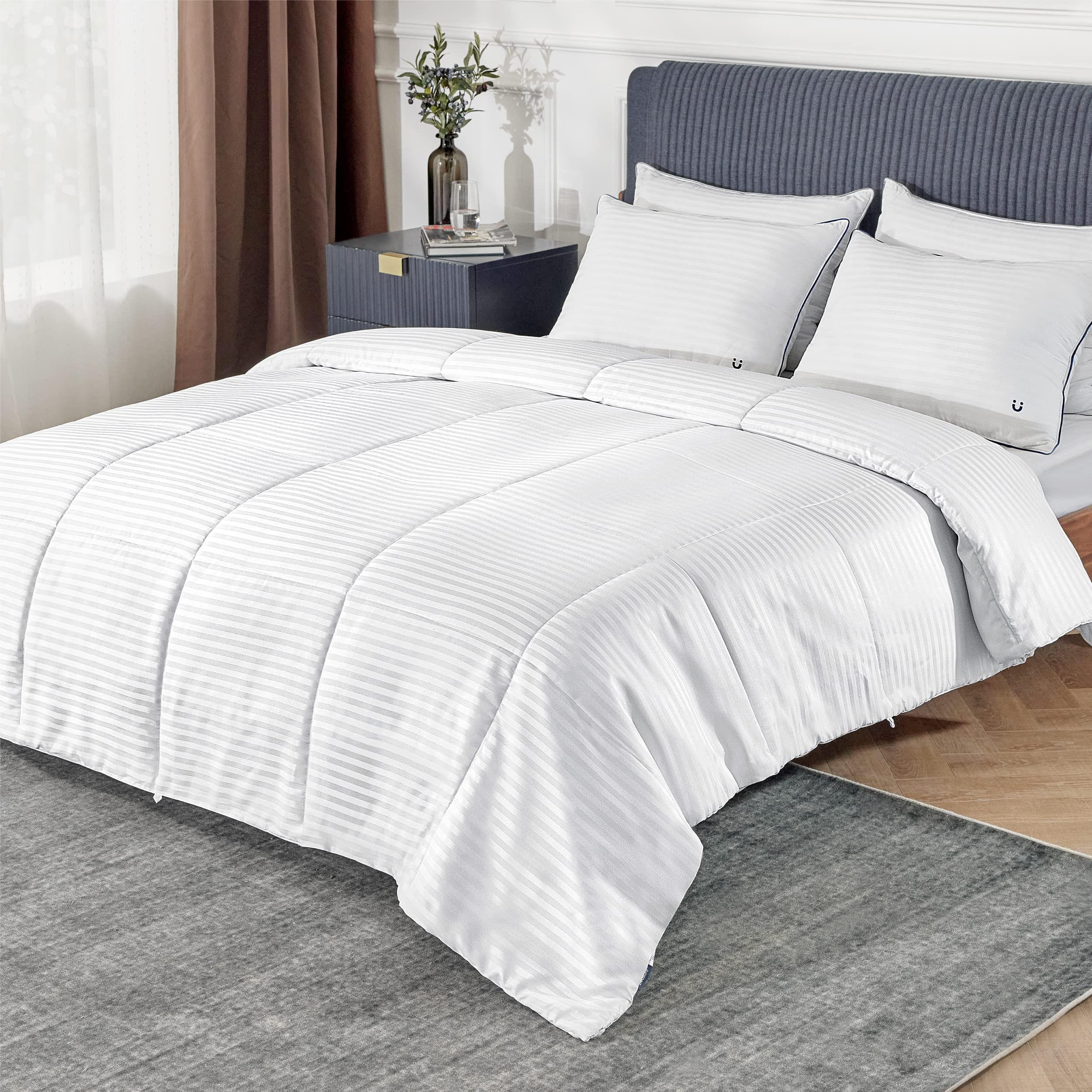 Bedsure Duvet Insert Lightweight Comforter