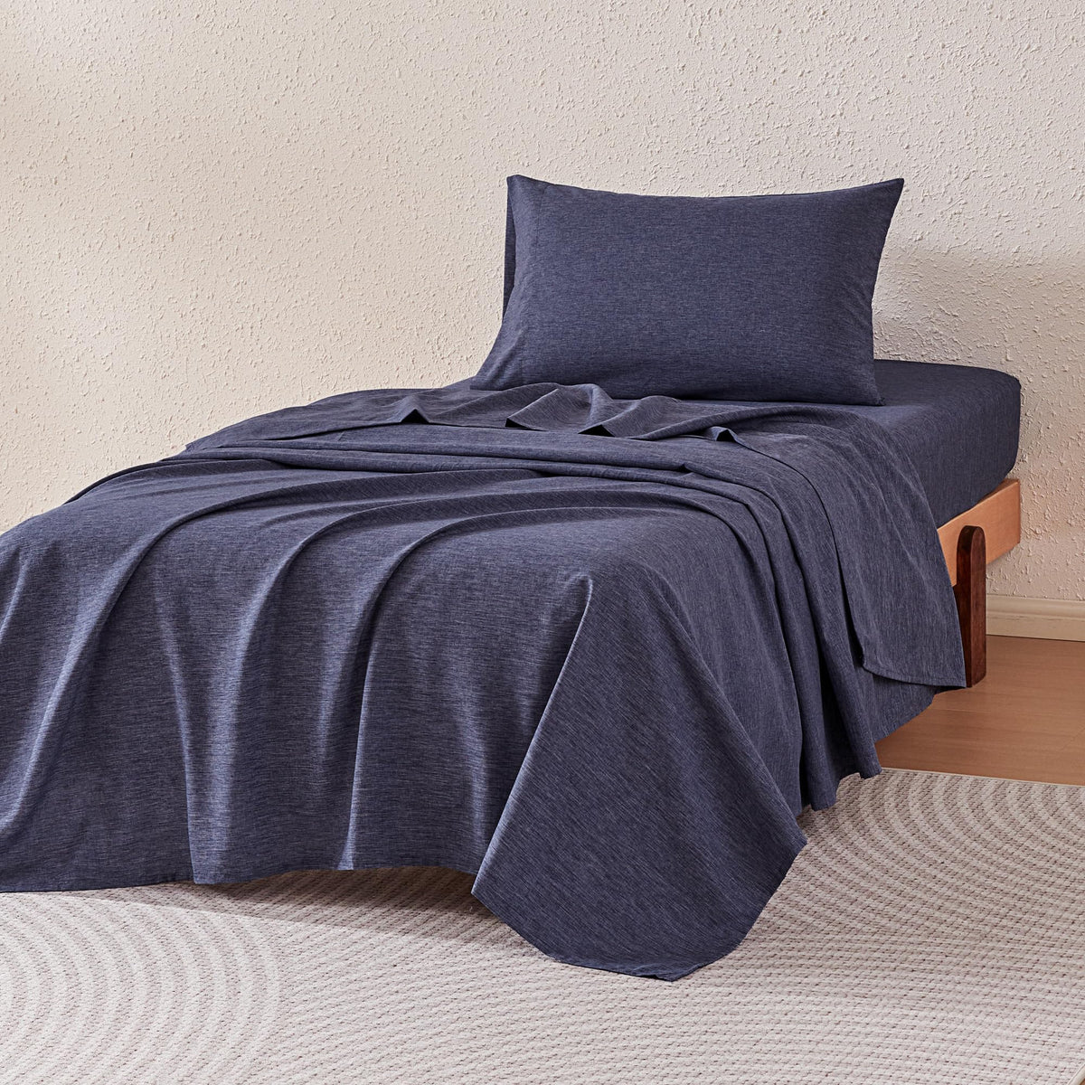 Amazon Basics Wrinkle-Free Cationic Microfiber Sheet Set