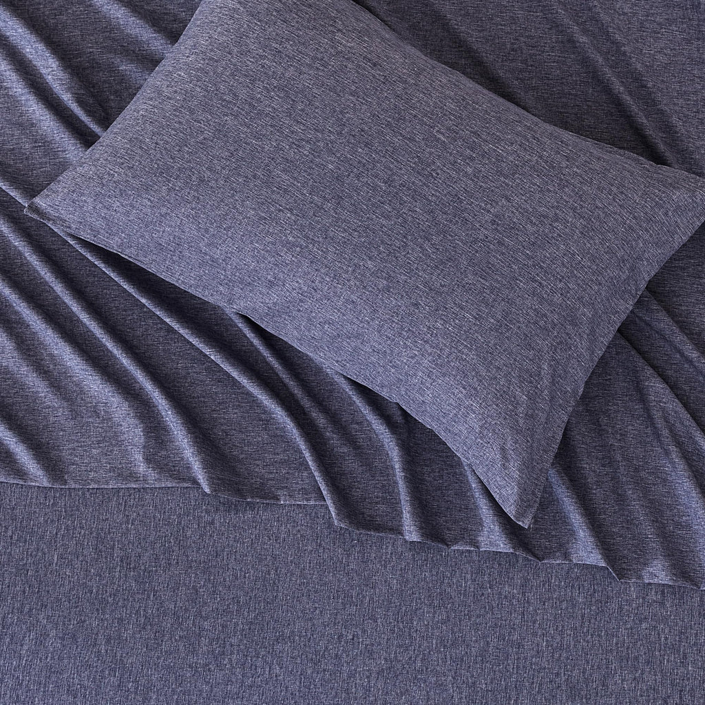 Amazon Basics Cationic Microfiber 3-4-Piece Sheet Set, Wrinkle Free and Easy Fit, 1 Flat Sheet, 1 Fitted Sheet and 1-2 Pillowcase